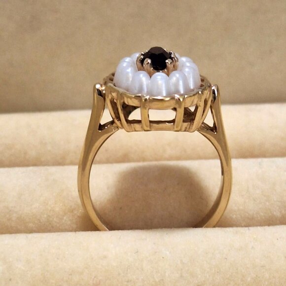 Avon Pearl Ruby Red Rhinestone Oval Ring, Gold Tone - Picture 3 of 13